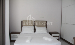 Квартира 3-комн 80 м² - Зураба Горгиладзе, Батуми