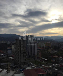 Квартира 4-комн 86 м² - Ангиса, Батуми