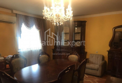 Квартира 4-комн 93 м² - Юрьевская, Батуми