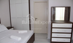 Квартира 3-комн 80 м² - Зураба Горгиладзе, Батуми