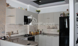Квартира 2-комн 56 м² - Шерифа Химшиашвили, Батуми