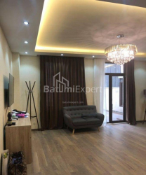 Квартира 4-комн 110 м² - Юрьевская, Батуми