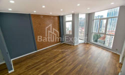 Квартира 4-комн 112 м² - Нико Пиросмани, Батуми