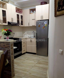 Квартира 3-комн 77 м² - Юрьевская, Батуми