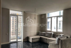 Квартира 2-комн 81 м² - Юрьевская, Батуми