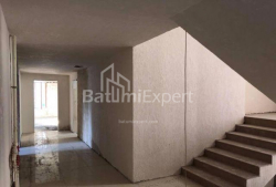 Квартира 4-комн 119 м² - Юрьевская, Батуми