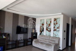 Квартира 4-комн 128 м² - Зураба Горгиладзе, Батуми