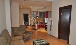 Квартира 3-комн 85 м² - Зураба Горгиладзе, Батуми
