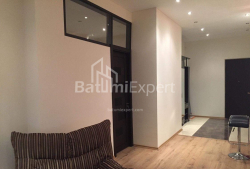 Квартира 3-комн 85 м² - Зураба Горгиладзе, Батуми