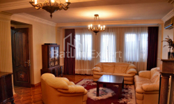 Квартира 6-комн 140 м² - Юрьевская, Батуми