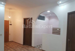 Квартира 3-комн 48 м² - Петра Багратиони, Батуми