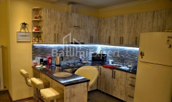 Квартира 3-комн 80 м² - Руставели, Батуми