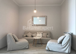 Квартира 2-комн 67 м² - Шерифа Химшиашвили, Батуми