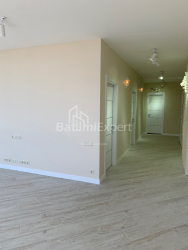 Квартира 3-комн 106 м² - Иване Джавахишвили, Батуми
